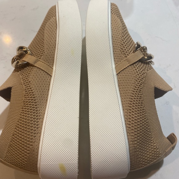 Flat Low-Cut Round Toe Shoes, Breathable Mesh With Chain Decor. Size 6.5 - Picture 5 of 11